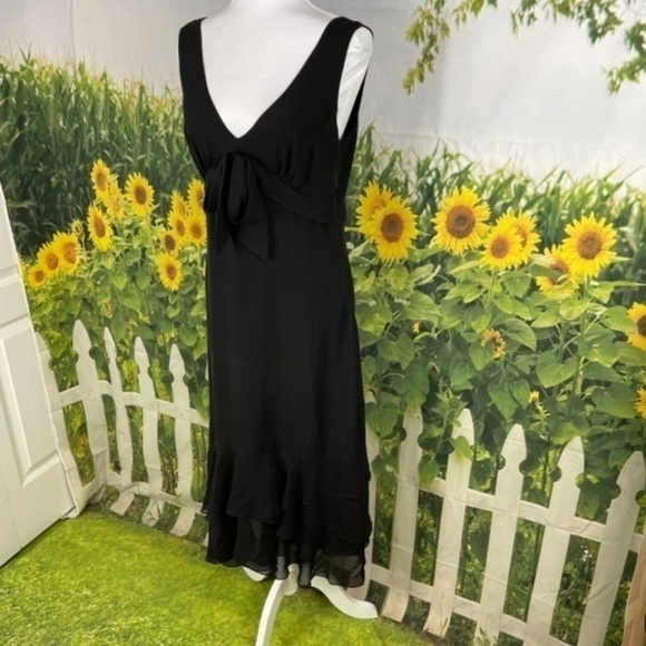 MAX & CLEO Black Ruffle Flounce V-neck Midi 10 - Picture 6 of 13